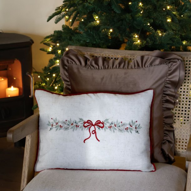 Julepude med broderi |�50x35cm