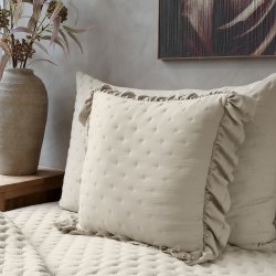 Pude med fl�se kanter I Creme farvet I Chic Antique