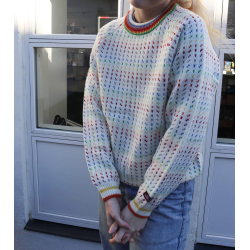 Pridelender sweater af 100% kamgarns-uld