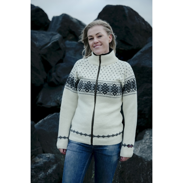 Hvid norsk striktrje af 100% uld.