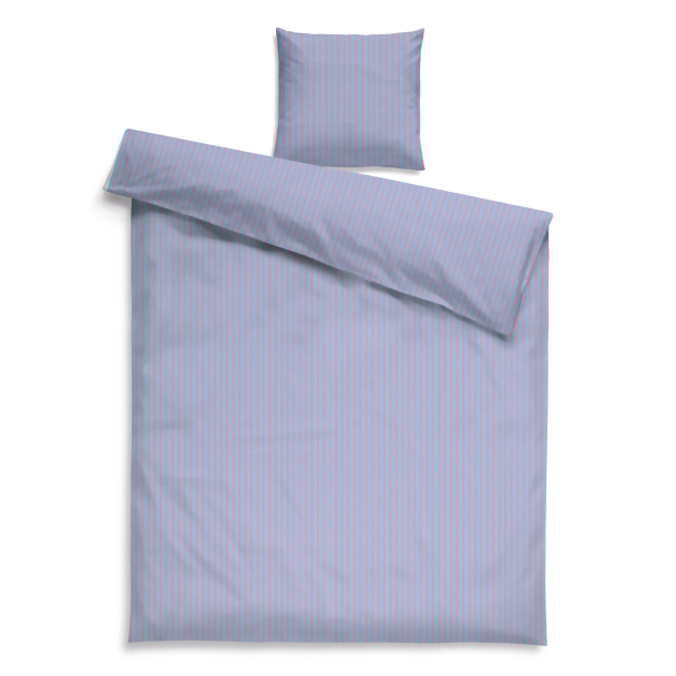Lavendelstribede sengest i Percale  Pin Stribe Lavendel | Engholm | &#8203;&#8203;&#8203;&#8203;&#8203;&#8203;&#8203;140 x 200cm.