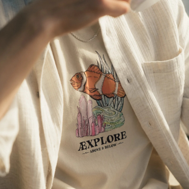 T-shirt I Clownfish Garden I LAKOR