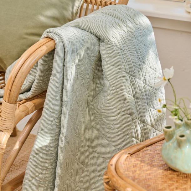 Quilt tppe med hvide &amp; grnne striber | Ib Laursen