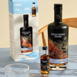 Whisky l Stauning H�st l Gave�ske l Danish l 70cl l og en 5 cl flaske Stauning Rye l 