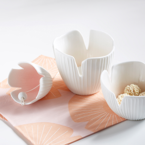 Dekoration l Hngende dekoration l Blomst l Rose l Lilly l Rder l