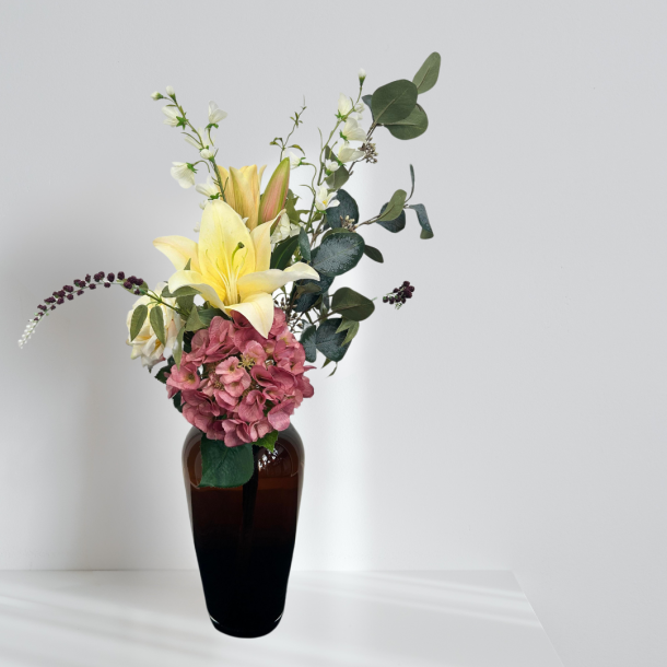 Evighedsbuket l Samlet buket l Med Lilje l Creme farver l Mr Plant l
