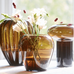 Vase l Base Large l Glas l Brun l Wikholmform l 