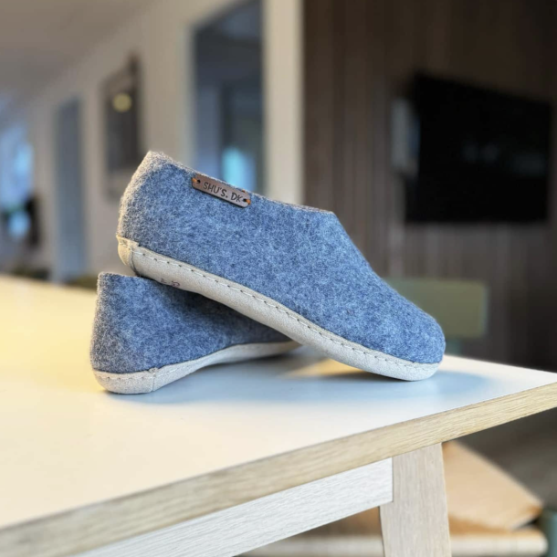 Hjemmesko l Uldtffel l 100% ren uld l  Gr med sl i skind l Dansk Design l SHUS l