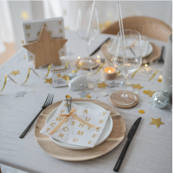 Glasunderlag l St med 2 l Akacietr l Rder l 